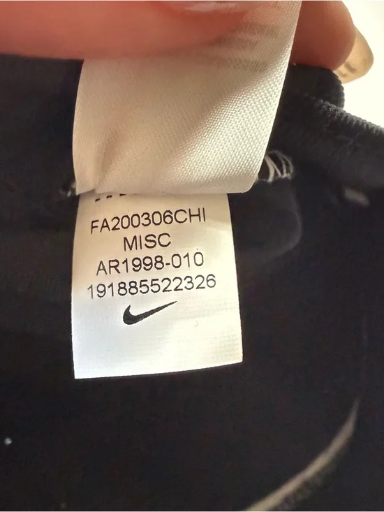 Nike Black Featherlight Dri-FIT Performance Cap with White Swoosh - Picture 6 of 7